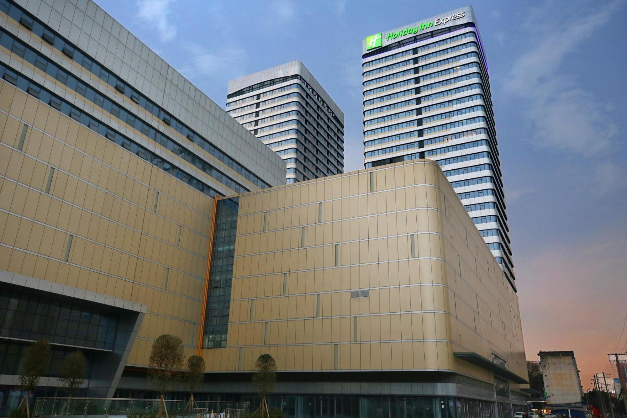 Holiday Inn Express Chengdu North Railway Station By Ihg - Near Panda Base, Near Chunxi Road Экстерьер фото