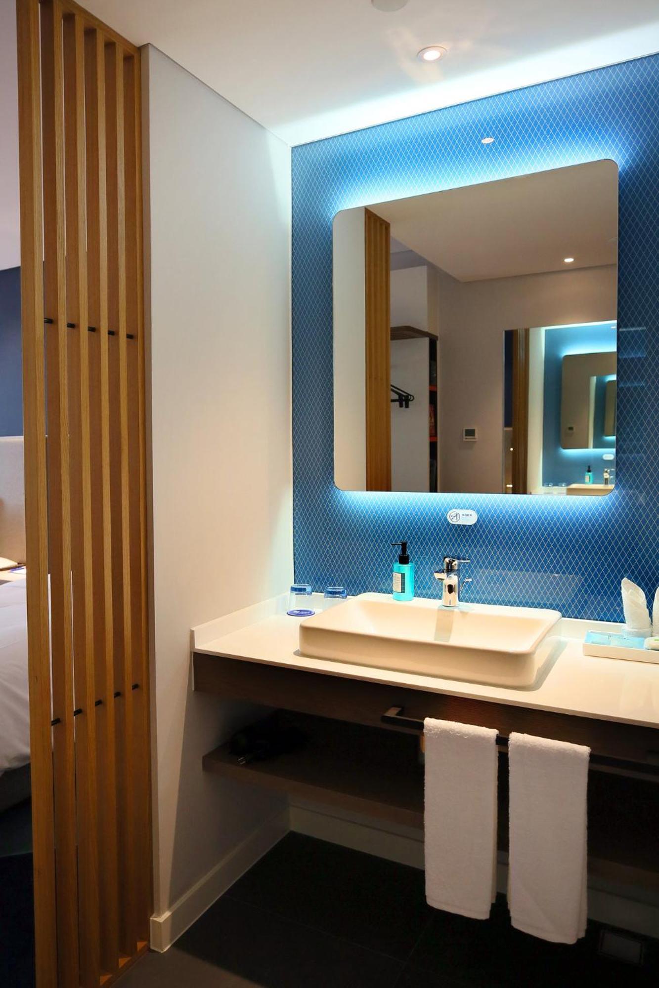 Holiday Inn Express Chengdu North Railway Station By Ihg - Near Panda Base, Near Chunxi Road Экстерьер фото