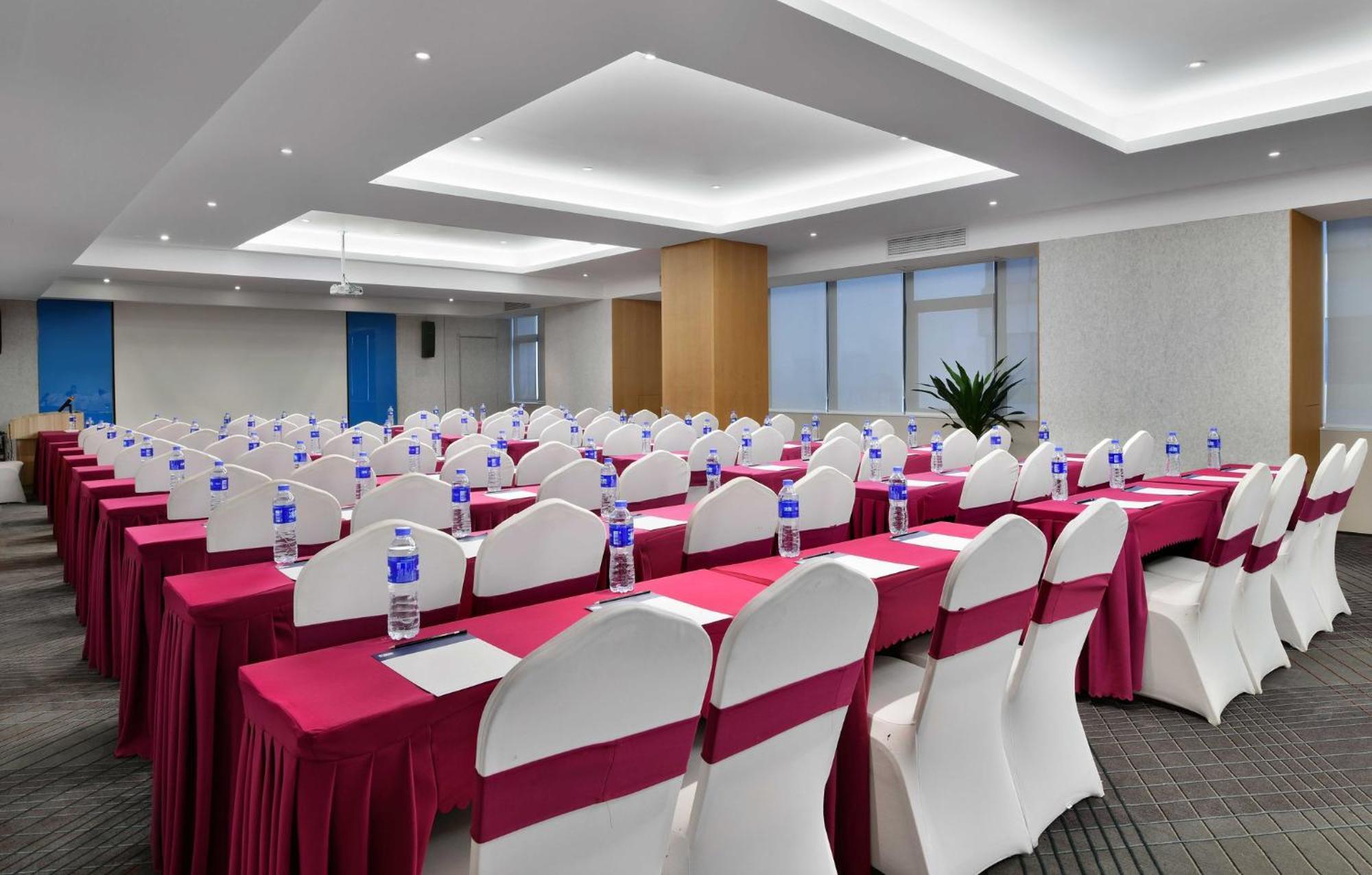 Holiday Inn Express Chengdu North Railway Station By Ihg - Near Panda Base, Near Chunxi Road Экстерьер фото